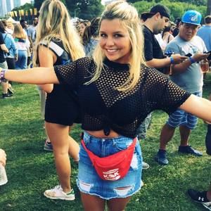 Meet your Posher, Bella